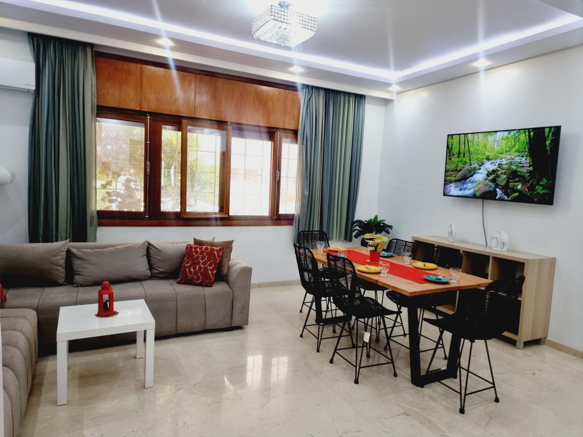 Happy Family With Garden View Apartamento