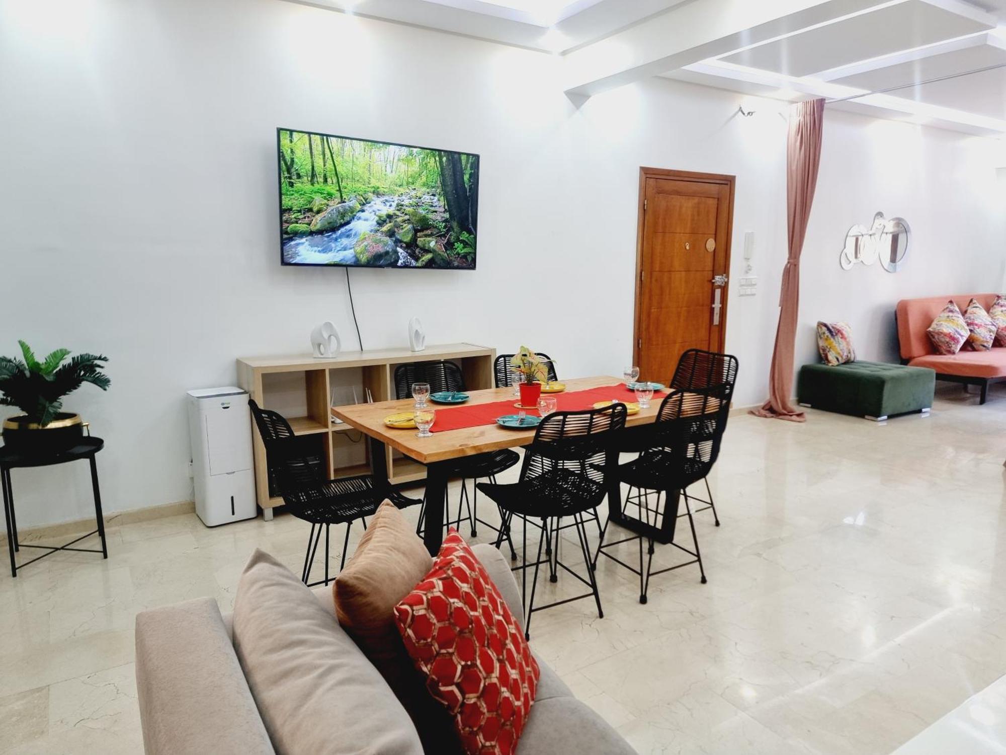 Apartment Happy Family With Garden View